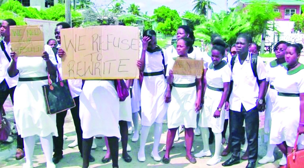 Some of the nursing students protesting the situation 