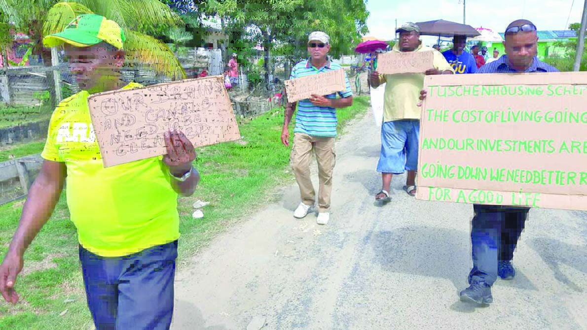Tuschen residents protest deplorable condition of roads Guyana Times