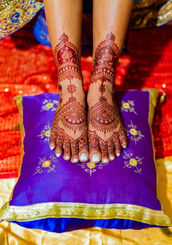 BEAUTIFUL MEHNDI QUOTES IN ENGLISH – LineUpMedia.FM