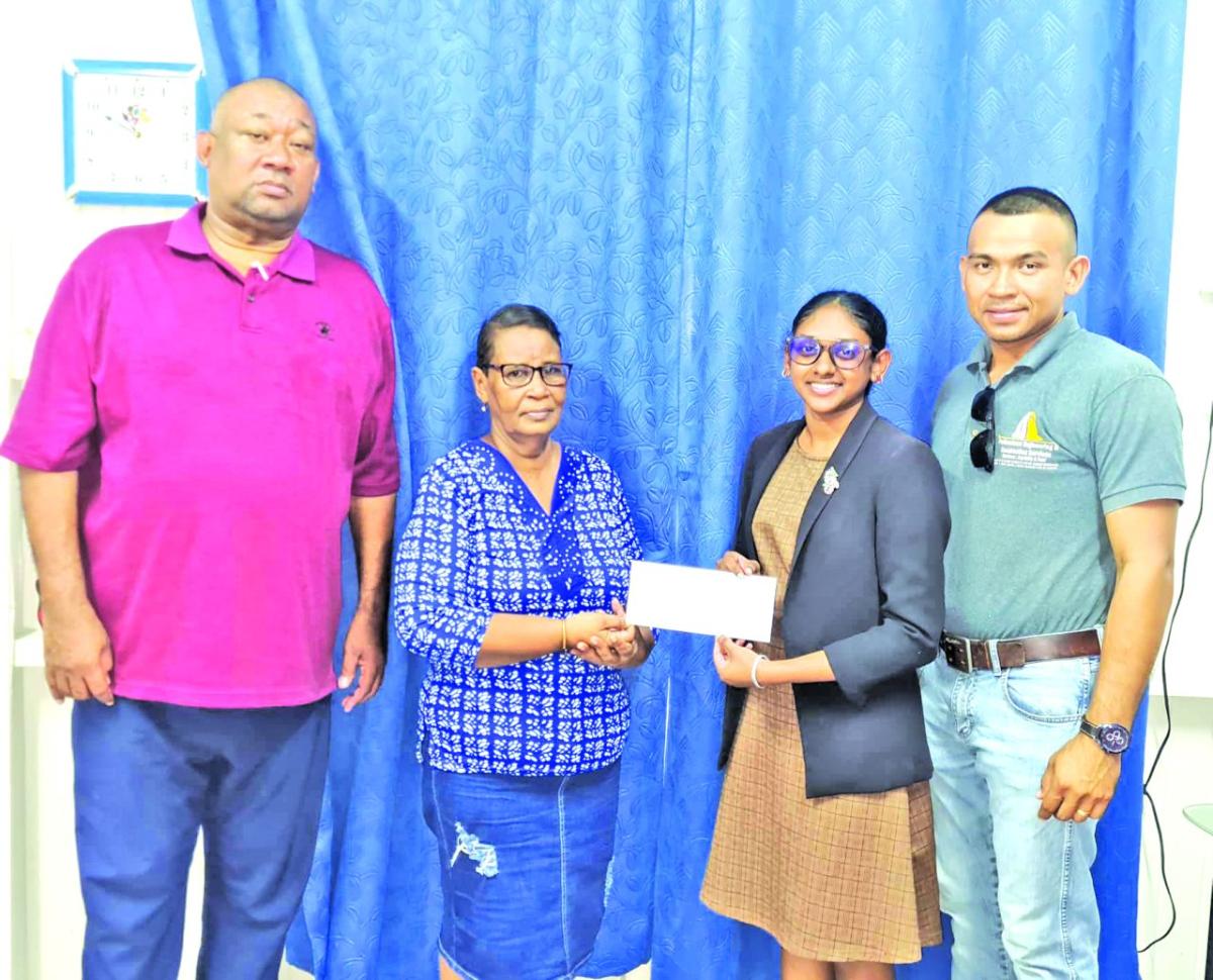 Athletic club engaged by Minister Ramson and former NFL player Willie Gault  - Guyana Times