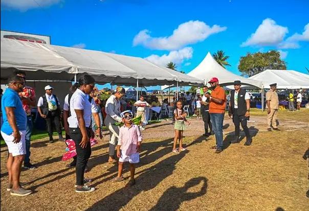 Families flock seawalls, parks, gardens to share in Easter joy - Guyana ...