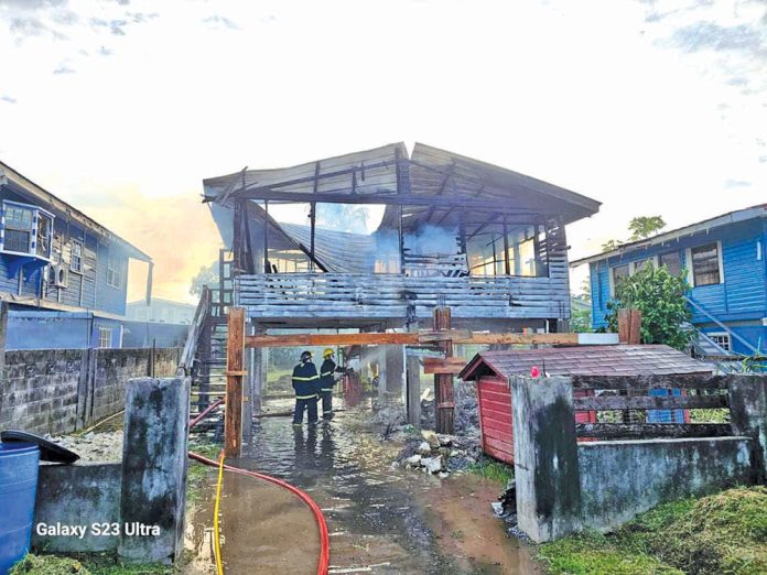 Fire destroys several houses in South Ruimveldt - Guyana Times