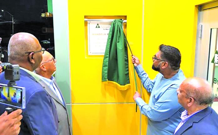 Enabling environment lauded as Citizens Bank opens new $1.8b branch ...